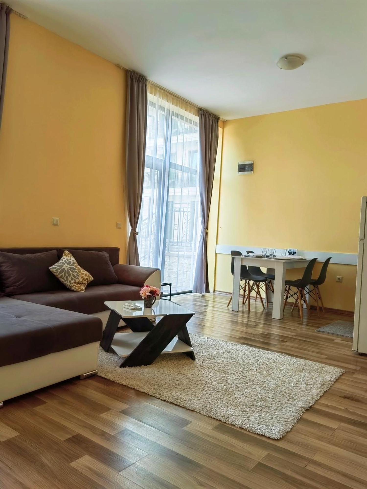 Pool Apartment Amadeus Lux Slăntjev Brjag Rum bild